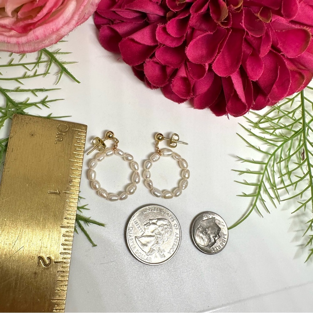 NEW⚜️Freshwater Pearl Beaded Hoop Earrings - Picture 3 of 4